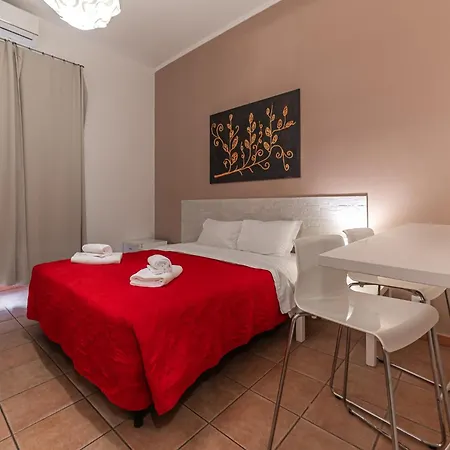 Cristel Cozy - Termini Train Station * Рим
