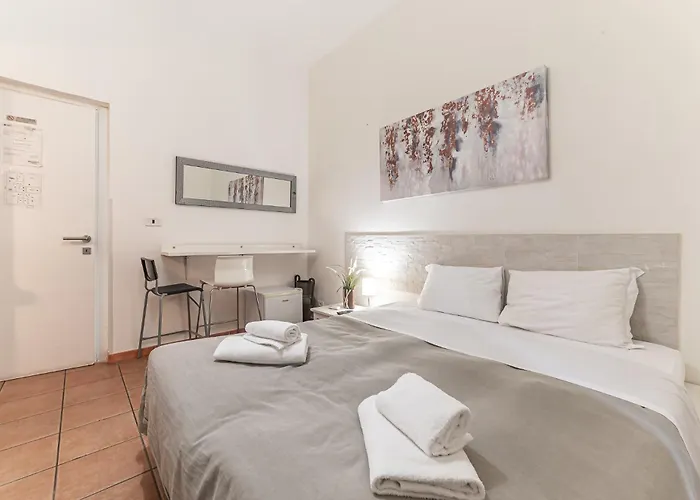 Cristel Cozy - Termini Train Station B&B *