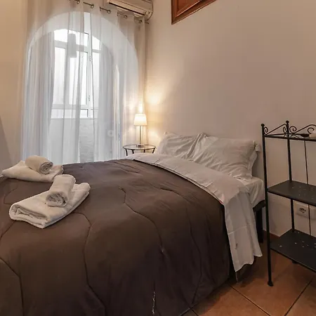 Bed & Breakfast Cristel Cozy - Termini Train Station Rome